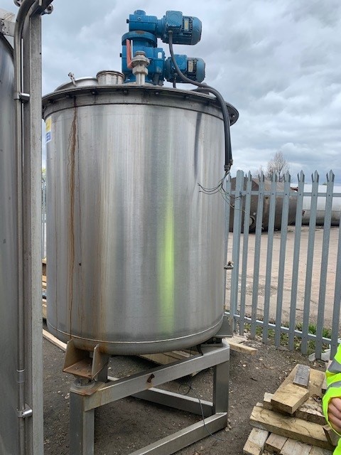 1,700 Litre Stainless Steel Mixing Tank 1